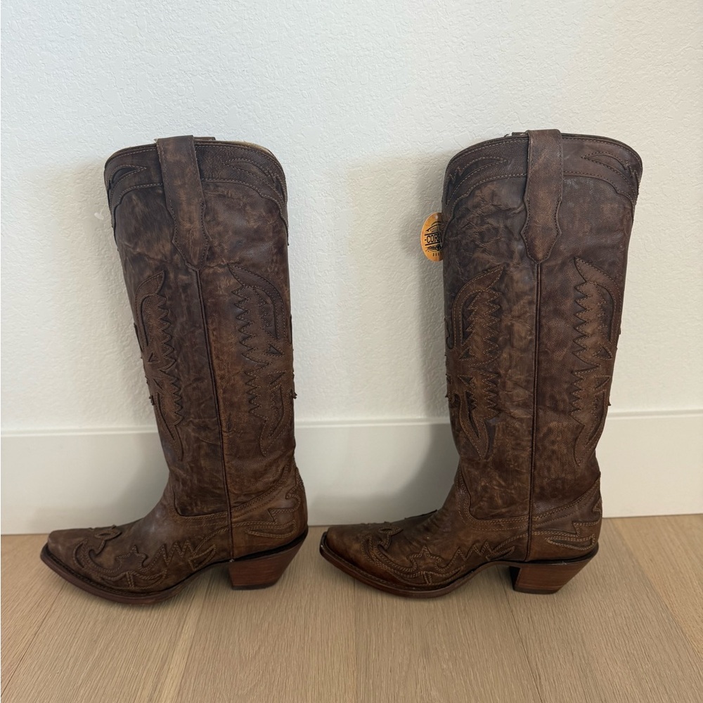 NWT- R2295 - WOMEN'S GOAT VINTAGE BROWN EAGLE OVERLAY SNIP TOE COWBOY BOOT sz 9 - Picture 3 of 7